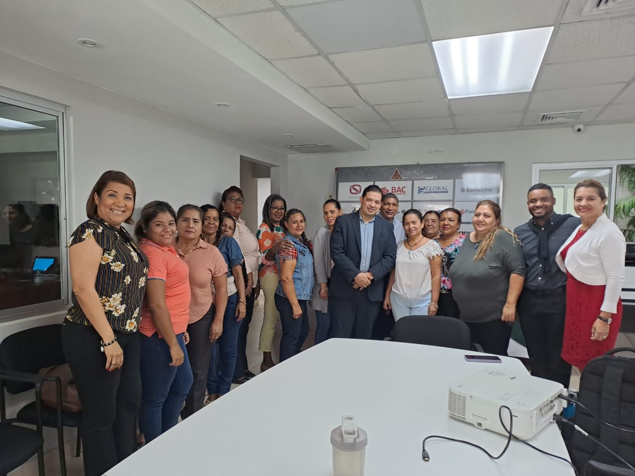 Reunión de trabajo con promotores y Banesco, Sucursal de Panamá